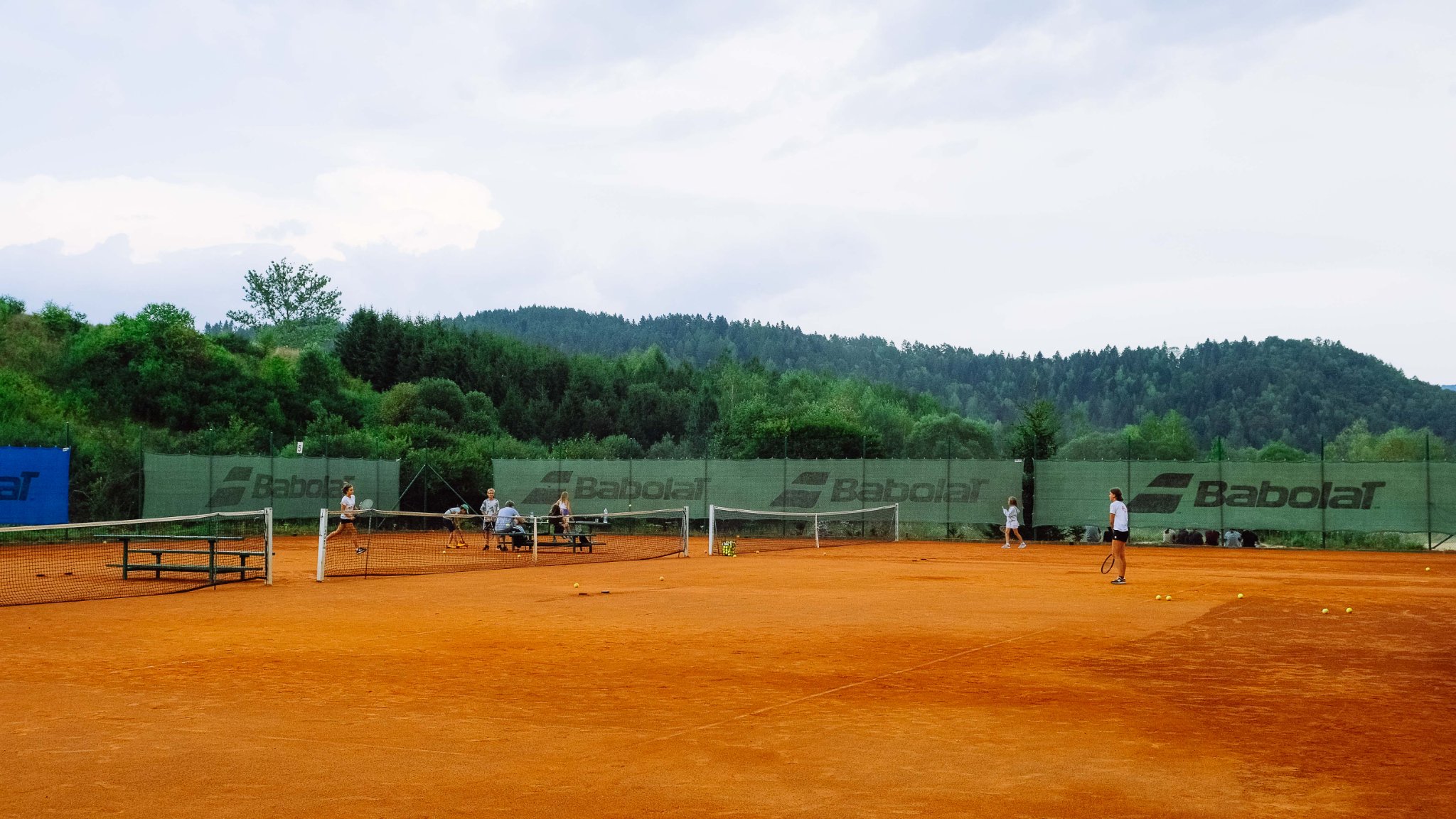 Korty tenisowe, Szkoła Tenisa Aktywni 44