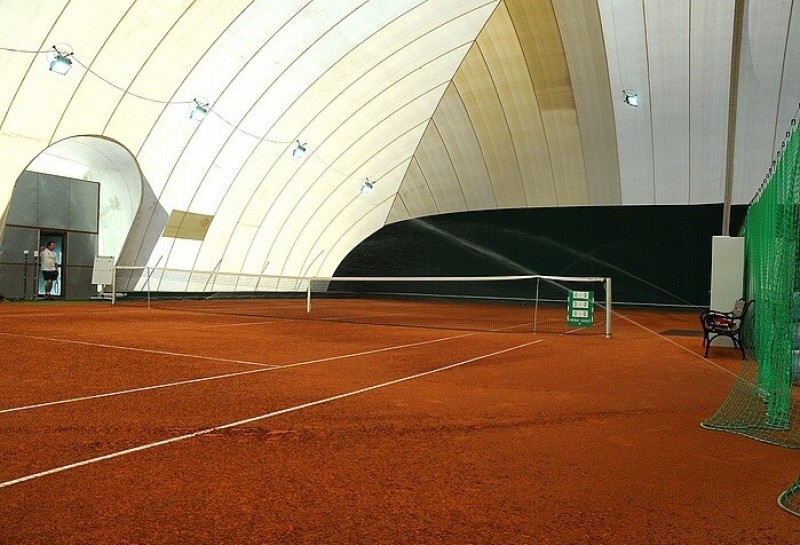 Kort do tenisa wewnętrzny