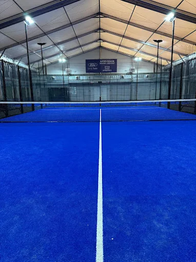 Korty do padla indoor