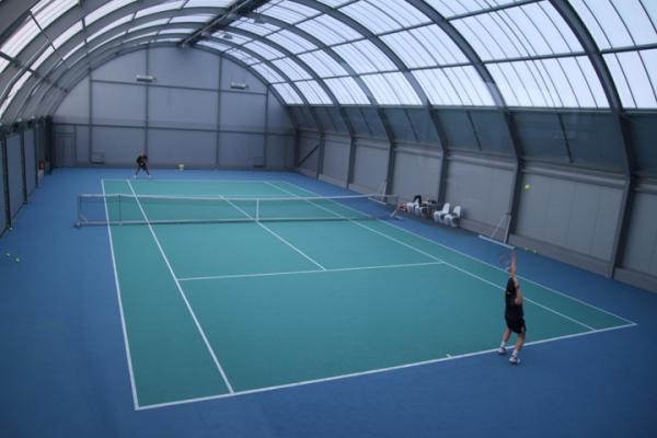 Kort do tenisa wewnętrzny