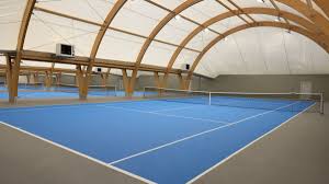 Kort do tenisa wewnętrzny
