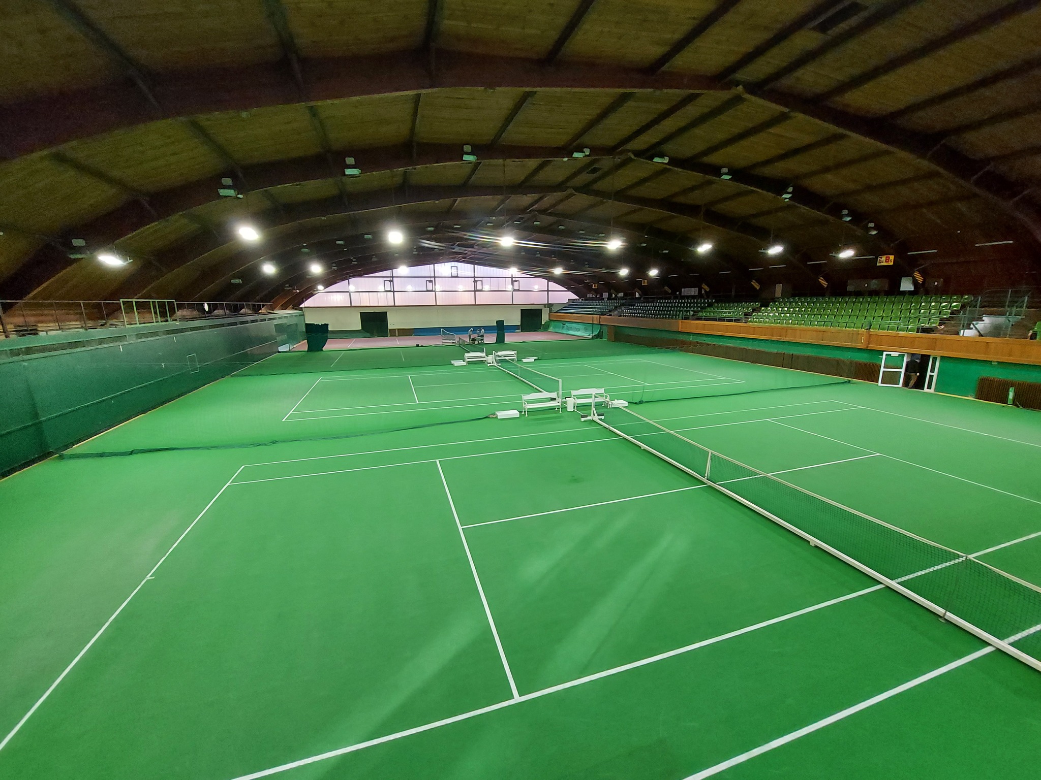 Kort do tenisa wewnętrzny