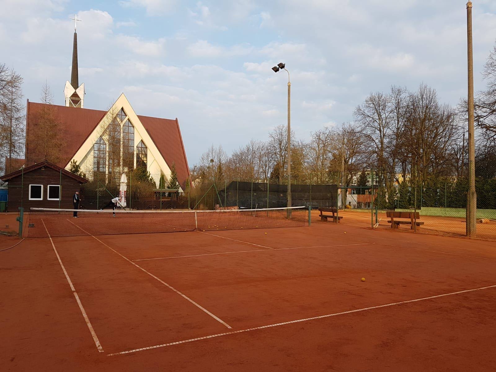 Kort do tenisa zewnętrzny