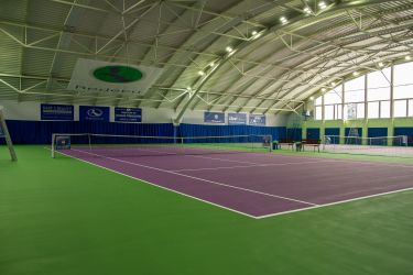 Kort do tenisa wewnętrzny
